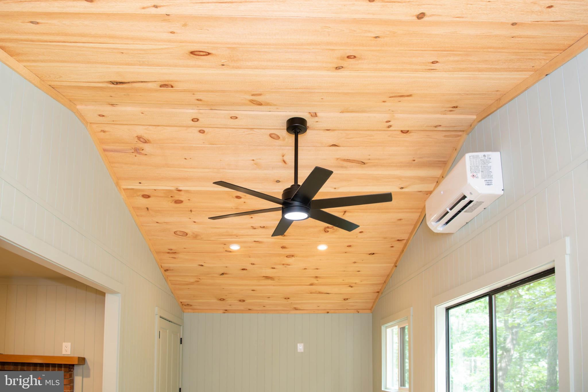 689 Snider's Ridge Mathias, WV 26812 - Photo 28 of 104 Great Room