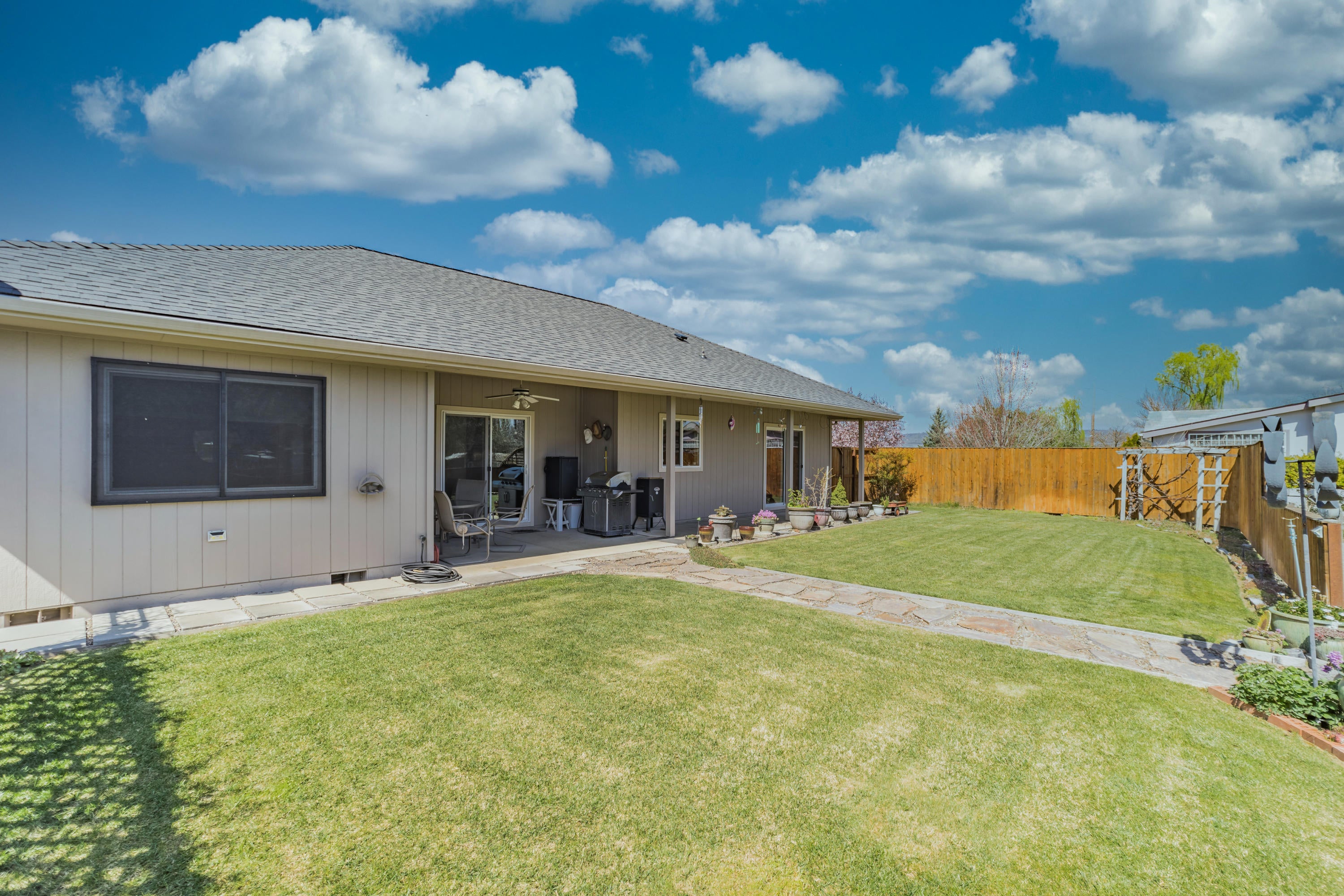 6832 Table Rock Road Central Point, OR 97502 - Photo 14 of 22 079A3566-HDR