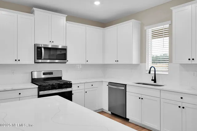 $526,900 | 3995 Gareys Ferry Way, Middleburg, FL 32068