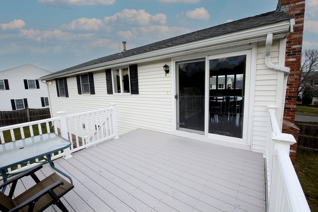 27 Louis Road Peabody, MA 01960 - Photo 6 of 41 Gallery Image 6