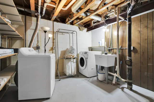 $259,995 | 3971 West College Avenue, Franklin, WI 53221