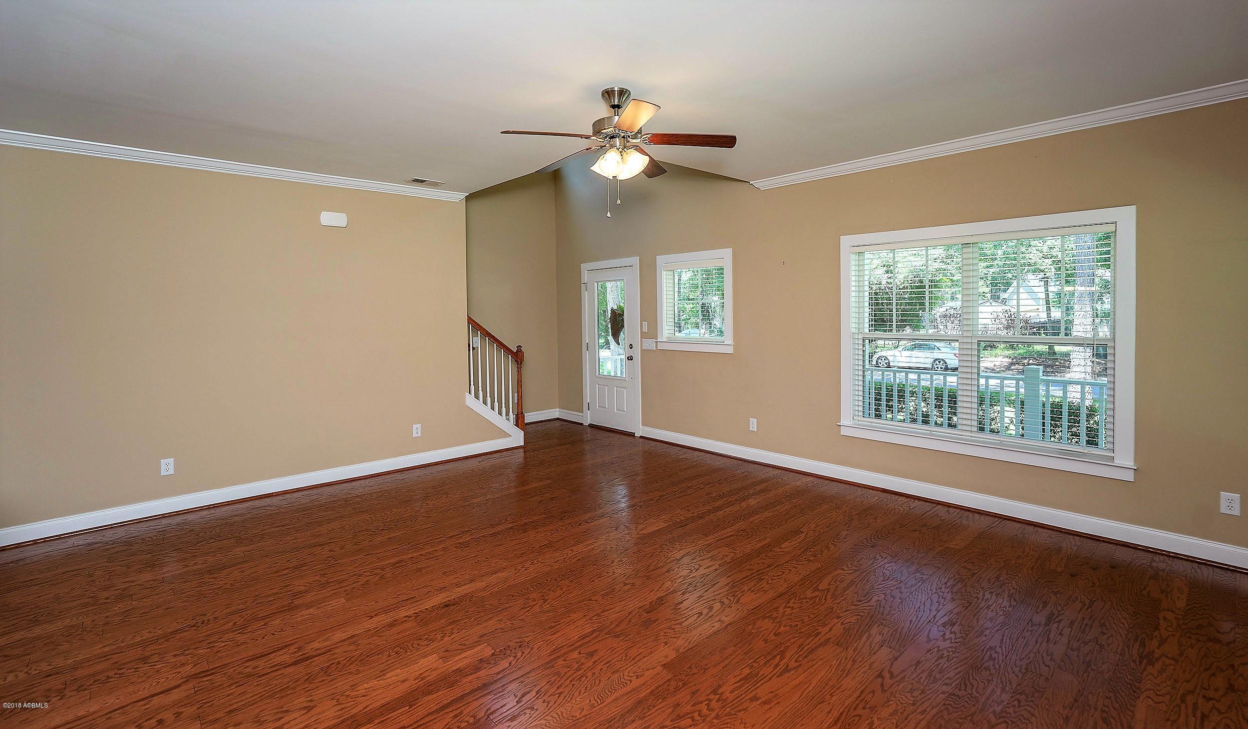 13 Osprey Road Beaufort, SC 29907 - Photo 5 of 40 DSC09040-1