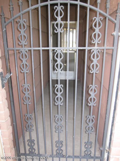 14001 Indian Hill Road Amarillo, TX 79124 - Photo 20 of 22 Breezeway