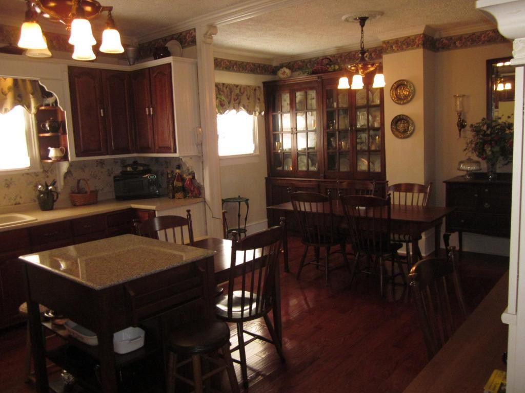 18377 Cleveland Road Abingdon, VA 24211 - Photo 5 of 11 Kitchendining