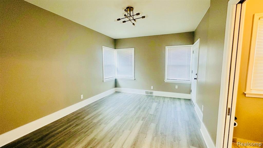 8071 Harding Center Line, MI 48015 - Photo 13 of 32 Gallery Image 13