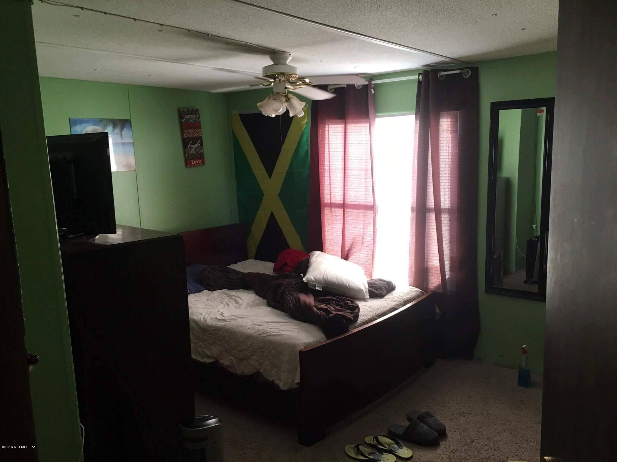 127 Crows Bluff Road Satsuma, FL 32189 - Photo 8 of 9 127 crows bedroom1