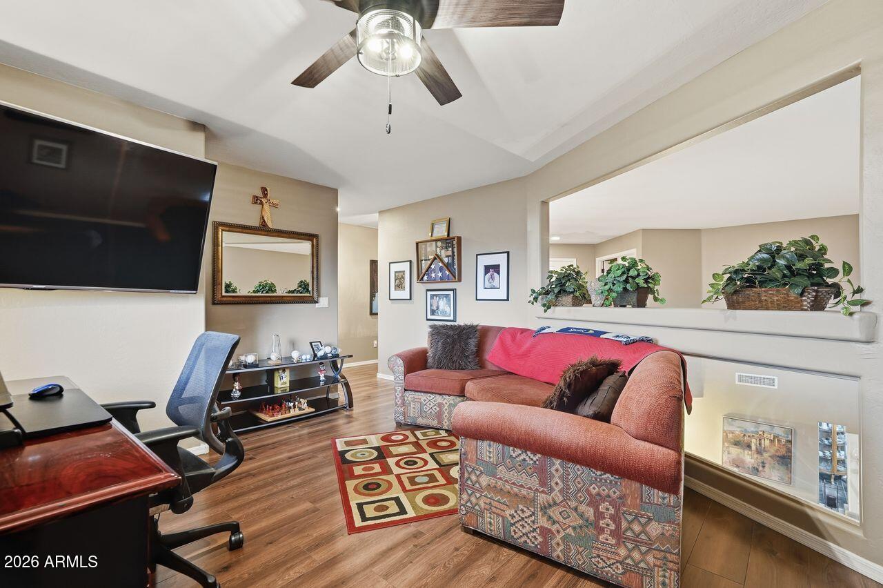 15638 West Redfield Road Surprise, AZ 85379 - Photo 11 of 38 021_ListerPros