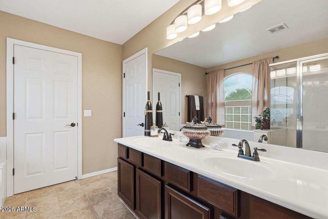 15638 West Redfield Road Surprise, AZ 85379 - Photo 31 of 38 044_ListerPros