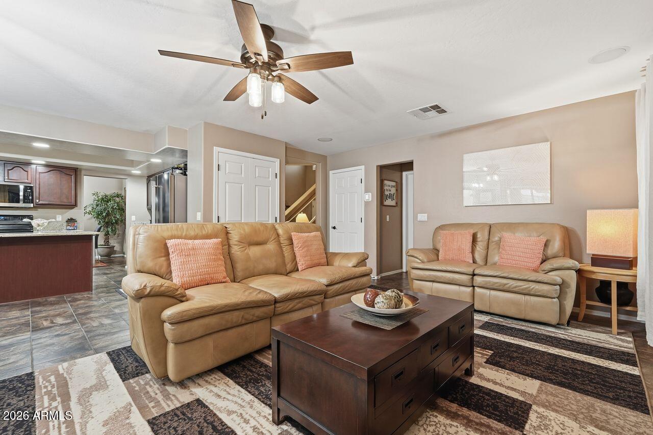 15638 West Redfield Road Surprise, AZ 85379 - Photo 10 of 38 020_ListerPros