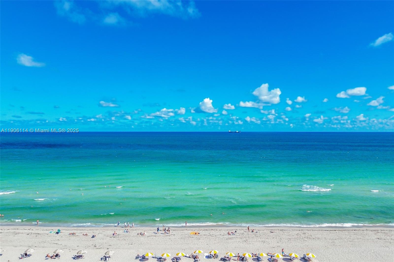 100 Lincoln Road, Unit 502 Miami Beach, FL 33139 - Photo 4 of 42 a view of a big yard