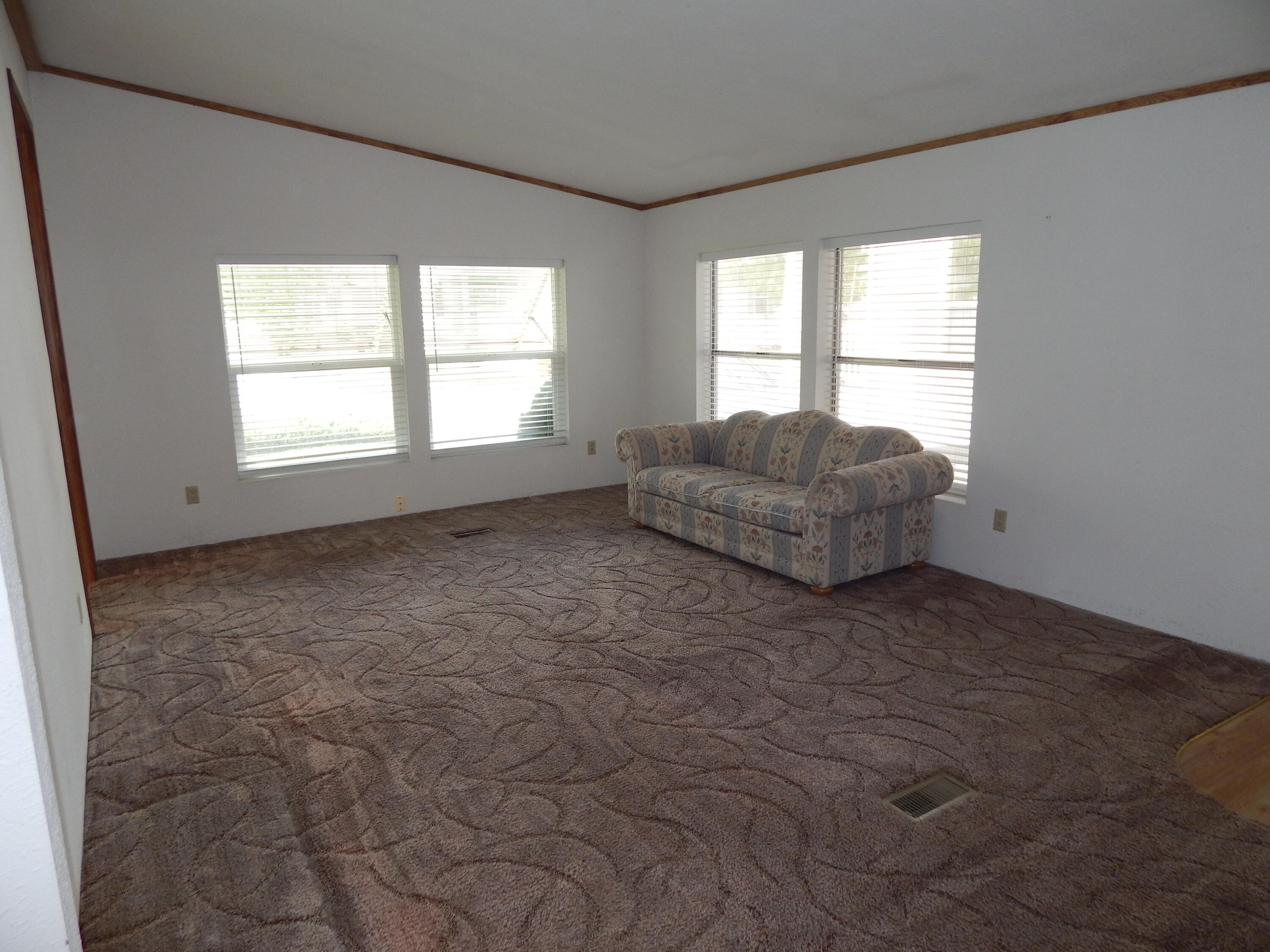 255 Colver Road, Unit 98 Talent, OR 97540 - Photo 7 of 26 Living room