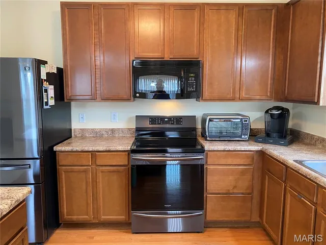 $340,000 | 809 Saybrook Falls Drive, Fairview Heights, IL 62208