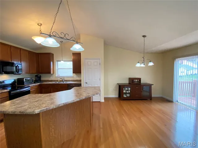 $340,000 | 809 Saybrook Falls Drive, Fairview Heights, IL 62208