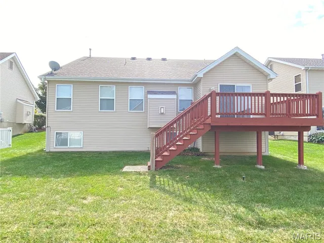 $340,000 | 809 Saybrook Falls Drive, Fairview Heights, IL 62208