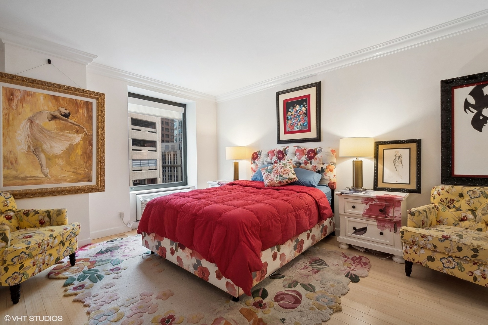 40 East Delaware Place, Unit 1003 Chicago, IL 60611 - Photo 15 of 22 a bedroom with a bed and glass windows