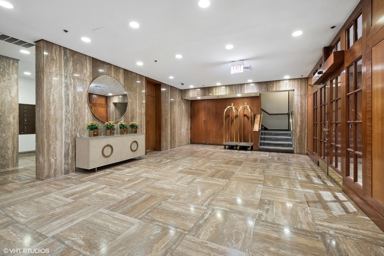 40 East Delaware Place, Unit 1003 Chicago, IL 60611 - Photo 4 of 22
