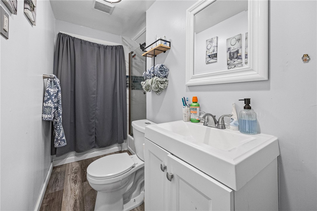 639 Emerson Street Rochester, NY 14613 - Photo 12 of 26 Gallery Image 12