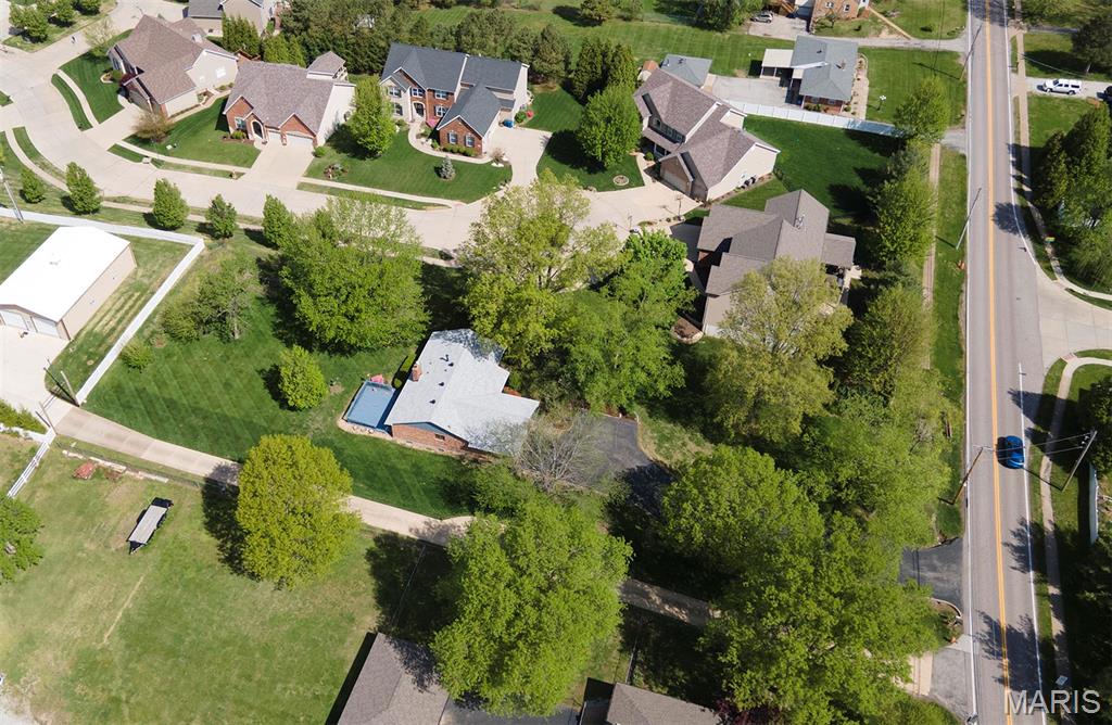 6515 Christopher Drive St. Louis, MO 63129 - Photo 15 of 61