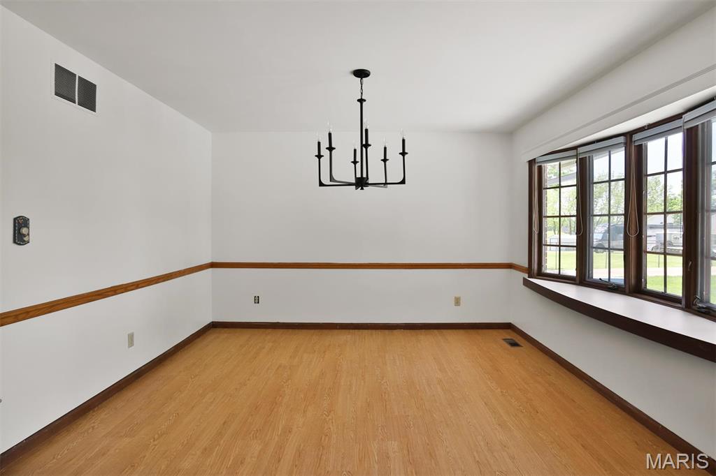 6515 Christopher Drive St. Louis, MO 63129 - Photo 27 of 61