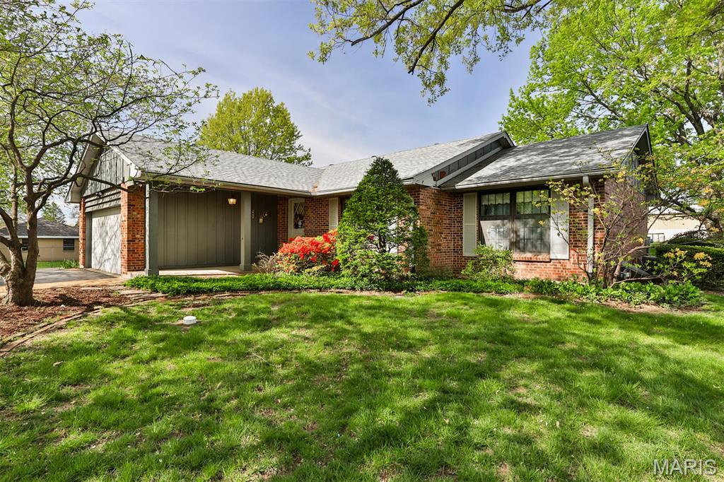 6515 Christopher Drive St. Louis, MO 63129 - Photo 4 of 61