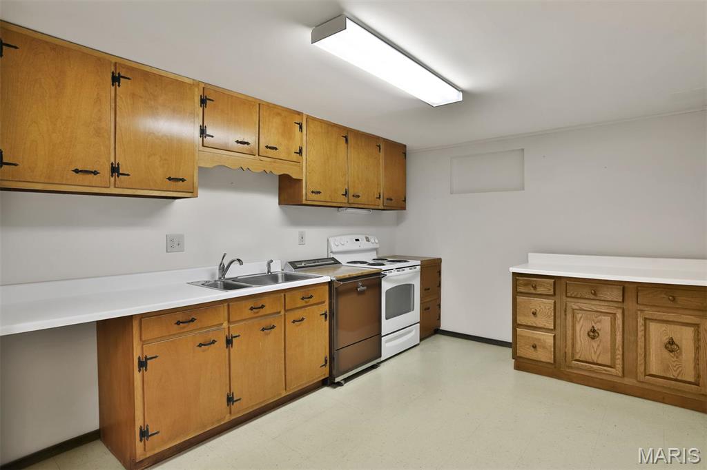 6515 Christopher Drive St. Louis, MO 63129 - Photo 54 of 61