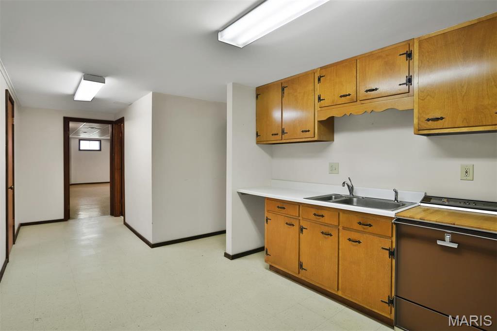 6515 Christopher Drive St. Louis, MO 63129 - Photo 55 of 61