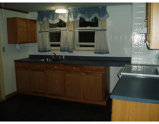 43 Van Norden Road Reading, MA 01867 - Photo 4 of 7 Gallery Image 4