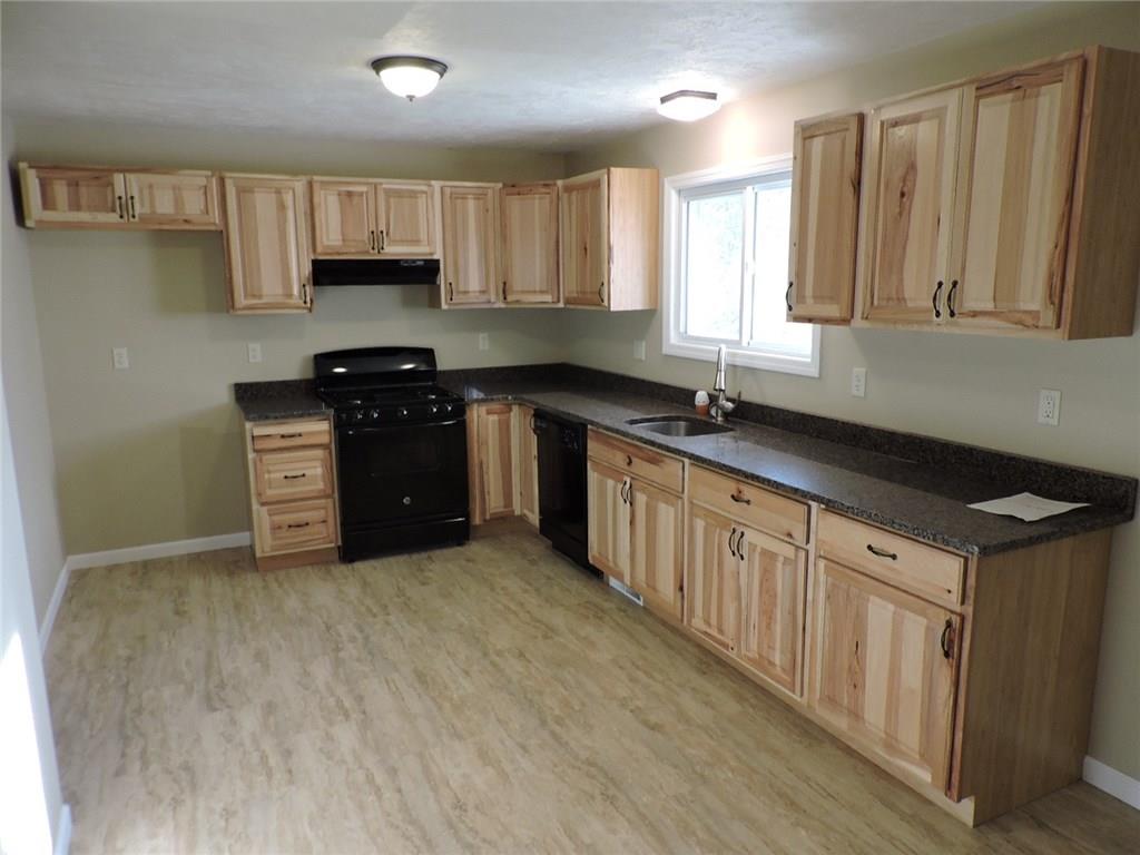 809 Sunset Drive Butler, PA 16001 - Photo 7 of 21 Kitchen