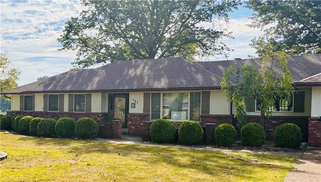 $340,000 | 727 North Leonard Street, Girard, KS 66743