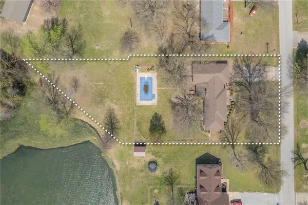 $325,000 | 727 North Leonard Street, Girard, KS 66743