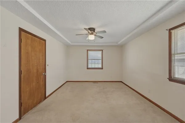 $325,000 | 727 North Leonard Street, Girard, KS 66743