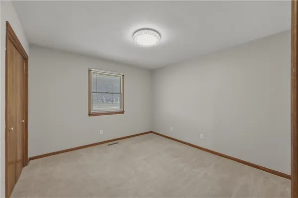 $325,000 | 727 North Leonard Street, Girard, KS 66743