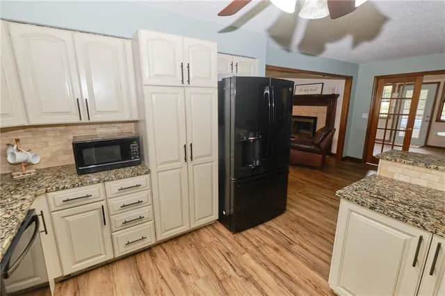 $340,000 | 727 North Leonard Street, Girard, KS 66743