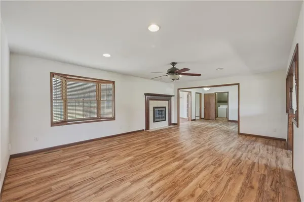 $325,000 | 727 North Leonard Street, Girard, KS 66743