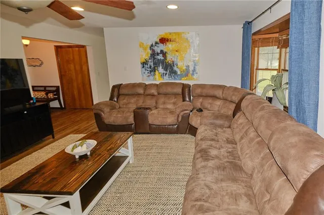 $340,000 | 727 North Leonard Street, Girard, KS 66743