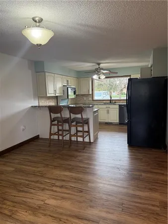 $325,000 | 727 North Leonard Street, Girard, KS 66743