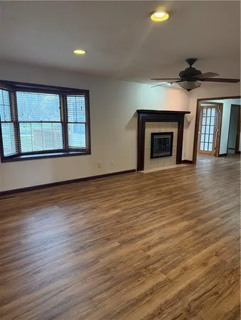 $325,000 | 727 North Leonard Street, Girard, KS 66743