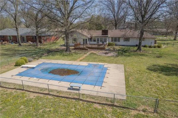 $325,000 | 727 North Leonard Street, Girard, KS 66743