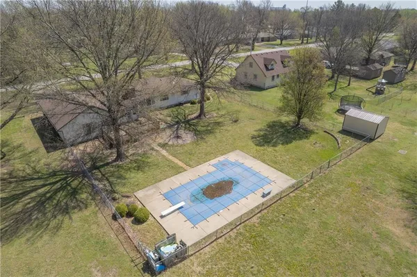 $325,000 | 727 North Leonard Street, Girard, KS 66743