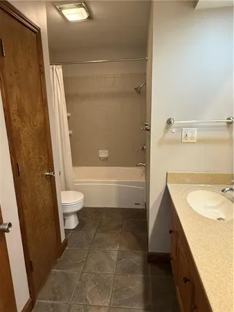 $325,000 | 727 North Leonard Street, Girard, KS 66743