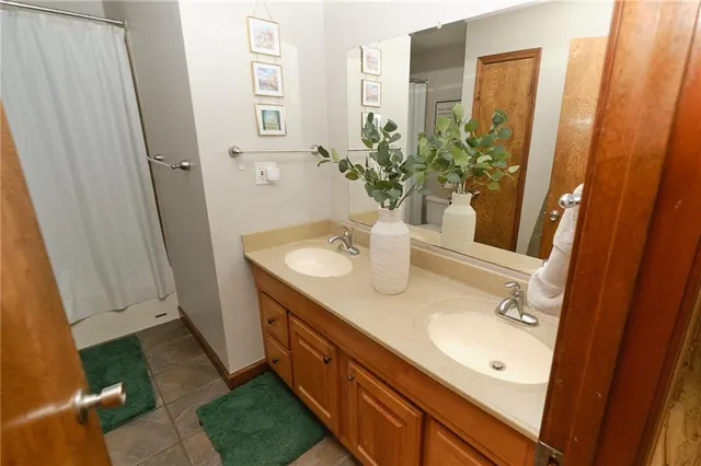 $340,000 | 727 North Leonard Street, Girard, KS 66743