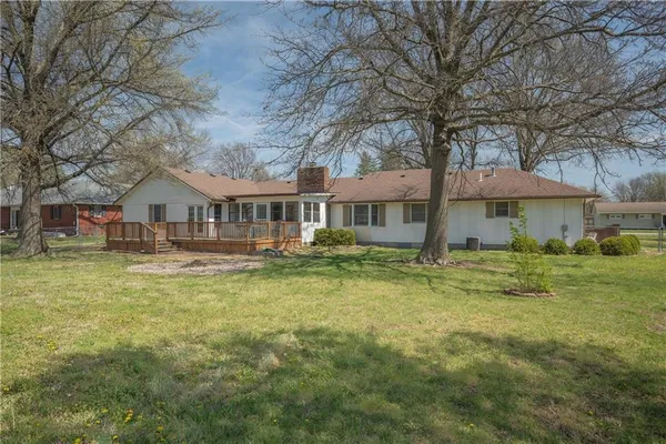 $325,000 | 727 North Leonard Street, Girard, KS 66743