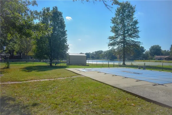 $325,000 | 727 North Leonard Street, Girard, KS 66743