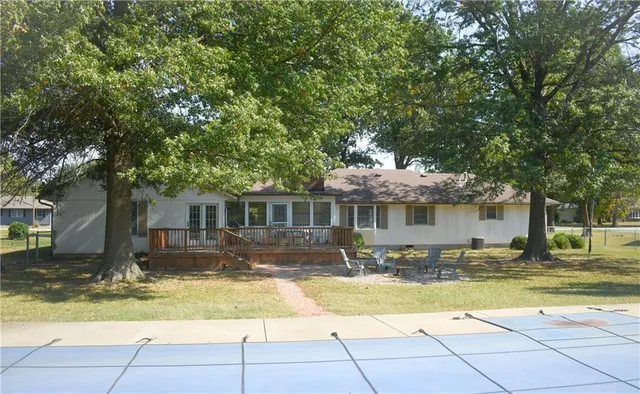 $340,000 | 727 North Leonard Street, Girard, KS 66743