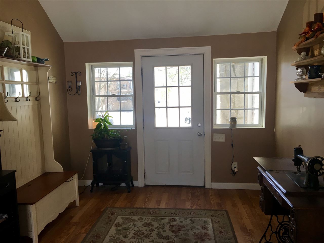 131 Mammoth Road Hooksett, NH 03106 - Photo 4 of 12