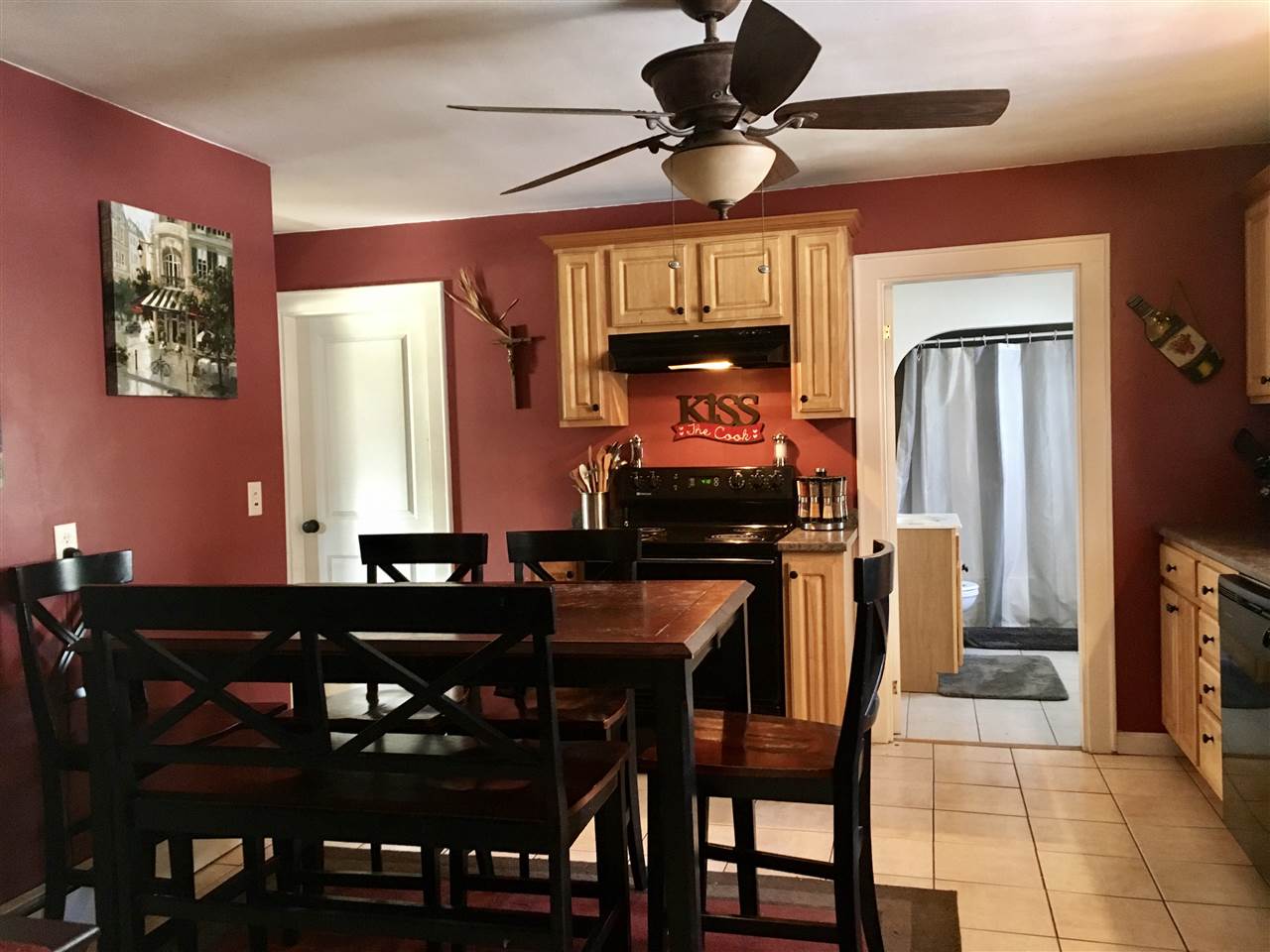 131 Mammoth Road Hooksett, NH 03106 - Photo 5 of 12