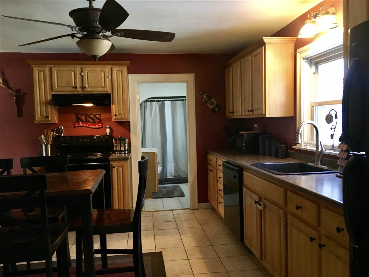 131 Mammoth Road Hooksett, NH 03106 - Photo 6 of 12
