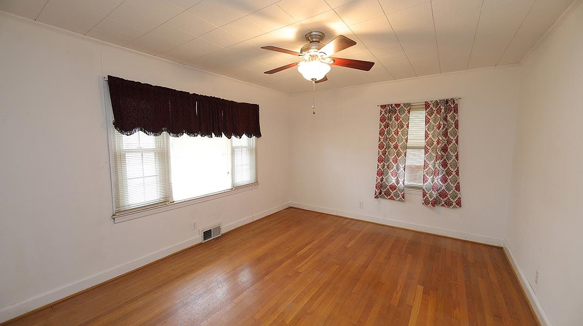 819 Woodland Road Raleigh, NC 27603 - Photo 11 of 16 Photo 11