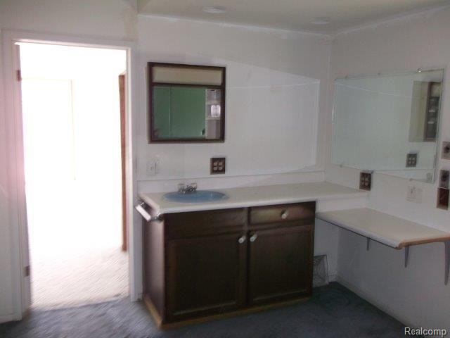 18251 Hickory Ridge Road Fenton, MI 48430 - Photo 8 of 10 DSCF8039.jpg