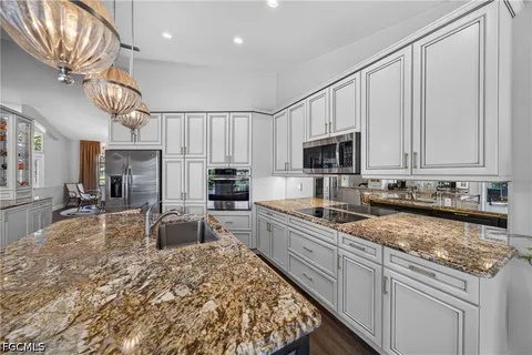 $850,000 | 1425 Southwest 50th Street, Cape Coral, FL 33914
